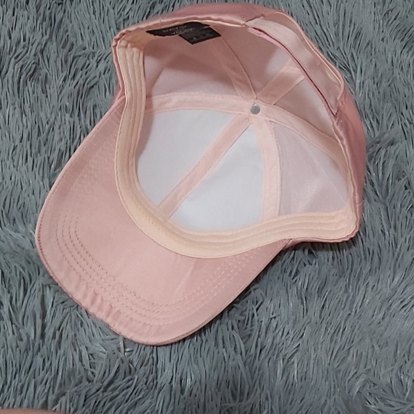 Pink cap - Picture 2 of 2